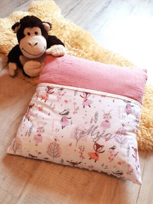 Coussin personnalisé renard et blaireau, fille, rose